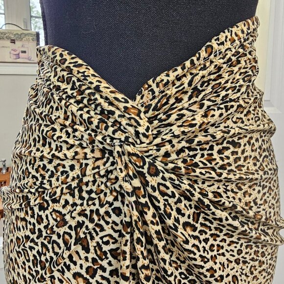 Leopard Print Women's asymmetrical skirt, Size Small, Shein - Picture 7 of 15